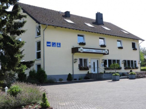 Гостиница Pension-Garni Landhaus Eifelsicht, Хелленталь